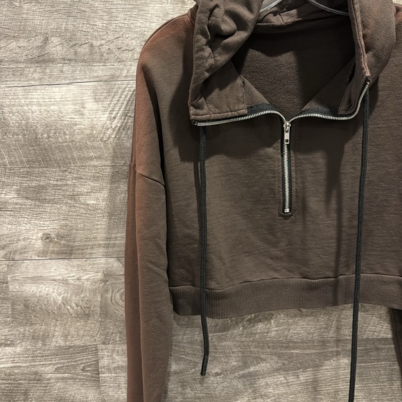 Brown Cropped Hoodie with front Zipper and new colors fabric - Picture 7 of 10